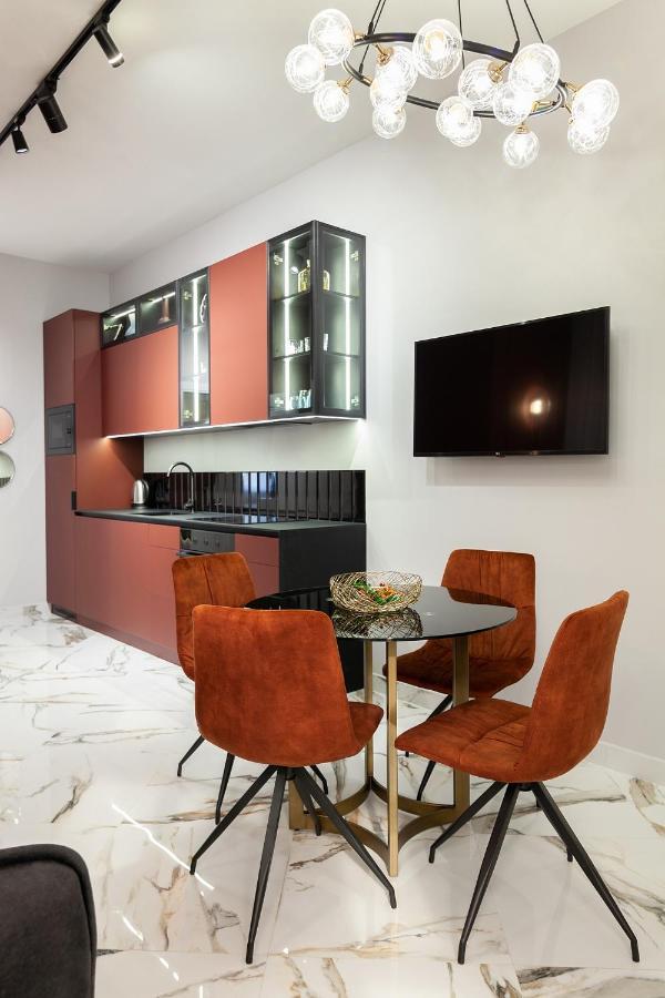 Leogrand Apartments On Tamanska 6 Lviv Eksteriør billede